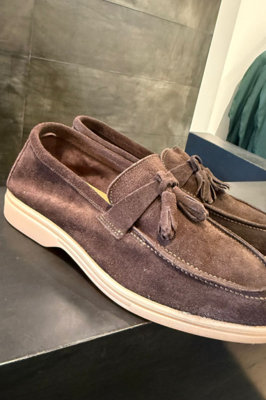 Mocassino in pelle con nappina