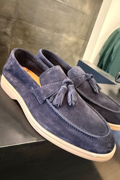 Mocassino in pelle con nappina